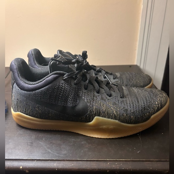 Nike Komodo Dragon Kobe’s Men’s size 9
